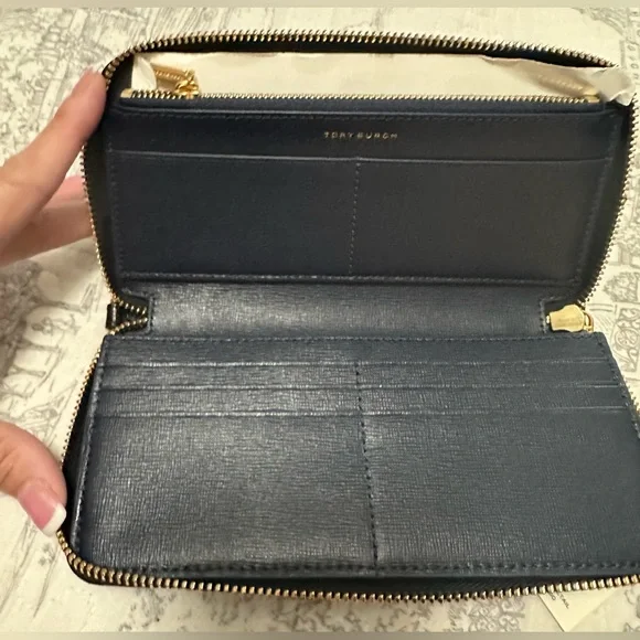 Tory Burch Women's Robinson Zip Continental Wallet nwt - Picture 5 of 14